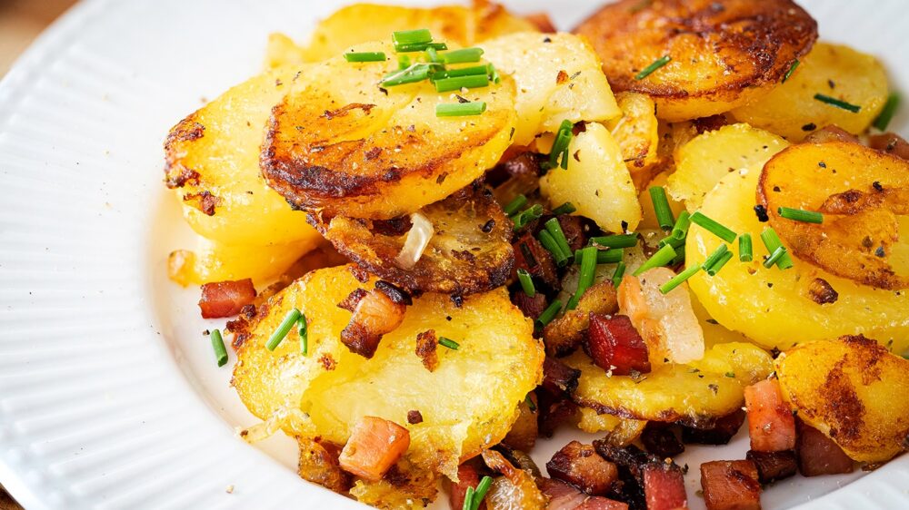 Einfache Bratkartoffeln aus rohen Kartoffeln