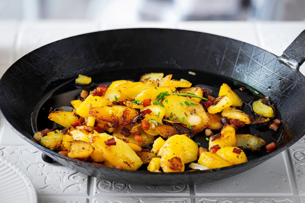 Einfache Bratkartoffeln aus rohen Kartoffeln Einfache Bratkartoffeln aus rohen Kartoffeln